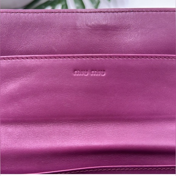 Miu Miu Croc Embossed Wallet - Picture 4 of 6